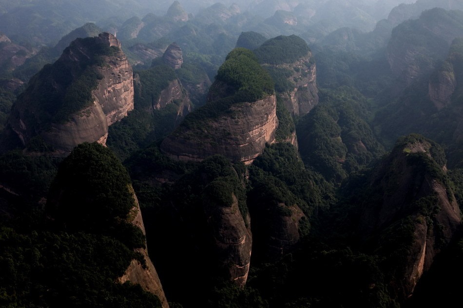 湖南省新宁县崀山风景区拍摄的八角寨风光