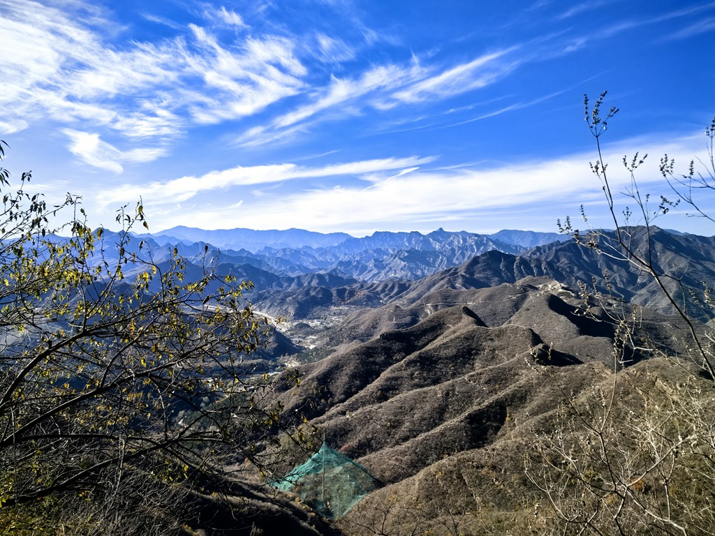 山脚下的孔雀谷